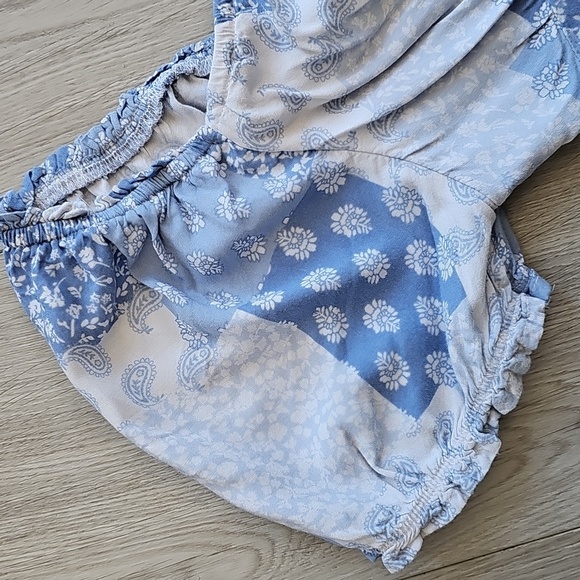 Hollister Coastal Cowgirl Patchwork Paisley Viscose Smocked Crop Top Small - Picture 4 of 12